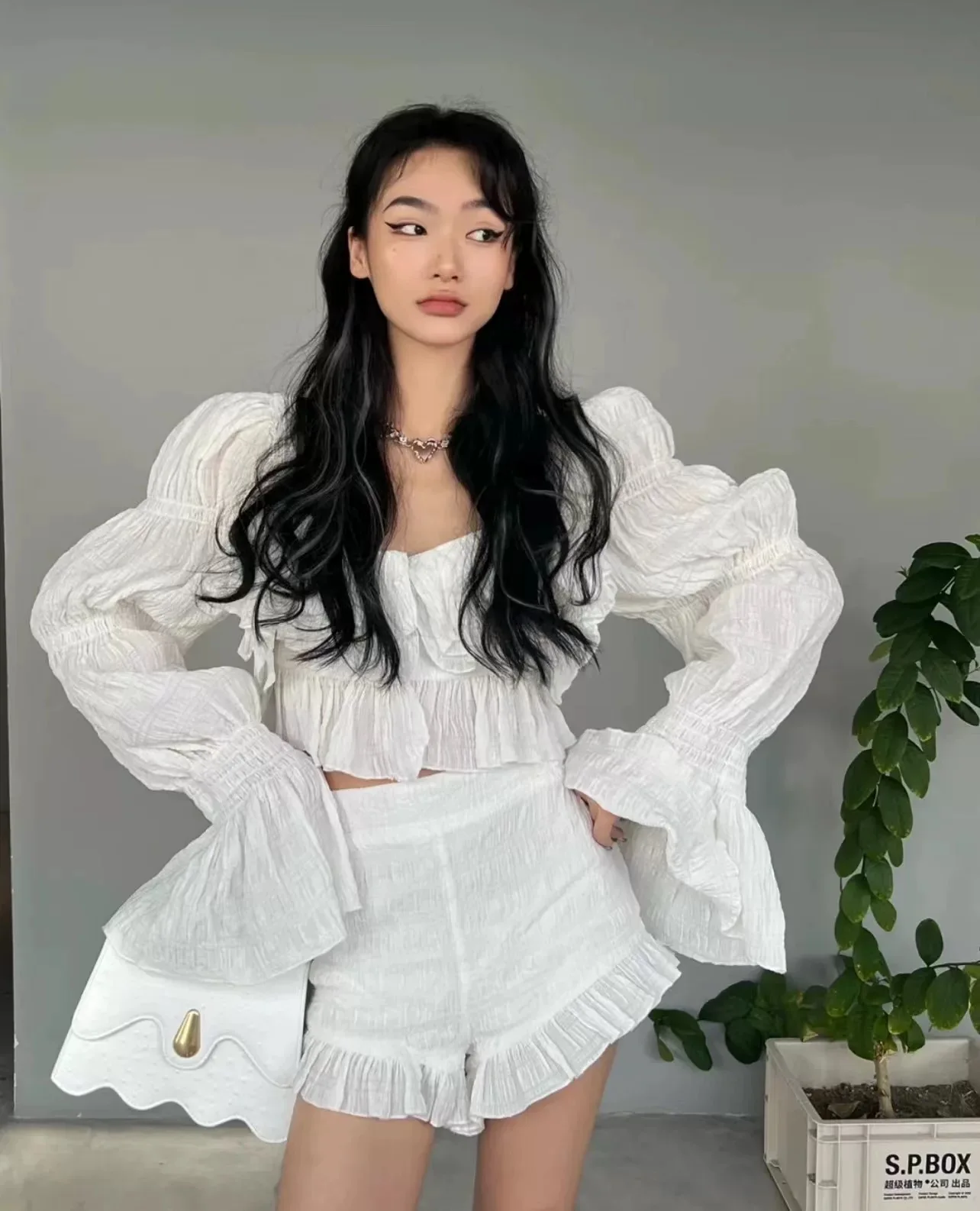 Women French Summer Sets Top Shirts Shorts Sets Lady Elegant Sweet Square Neck Puff Sleeve Sets Charming Sexy Party Vacation Set
Women French Summer Sets Top Shirts Shorts Sets Lady Elegant Sweet Square Neck Puff Sleeve Sets Charming Sexy Party Vacation Set