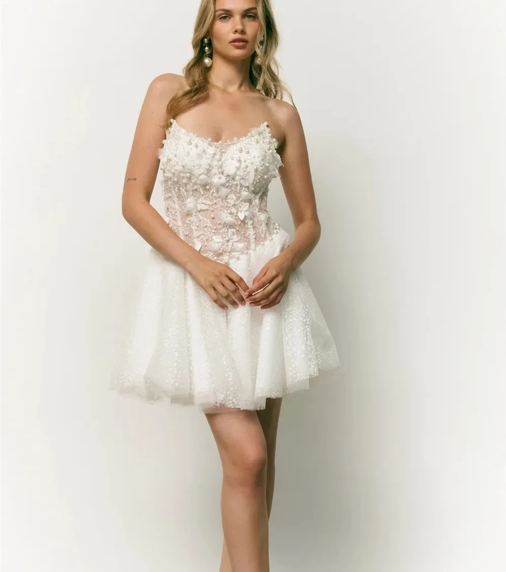 Elegant Boho Short Lace Wedding Dress Strapless 3D Flowers Lace Mini Bridal Bride Garden Party Gowns Vestidos De Noiva
Elegant Boho Short Lace Wedding Dress Strapless 3D Flowers Lace Mini Bridal Bride Garden Party Gowns Vestidos De Noiva