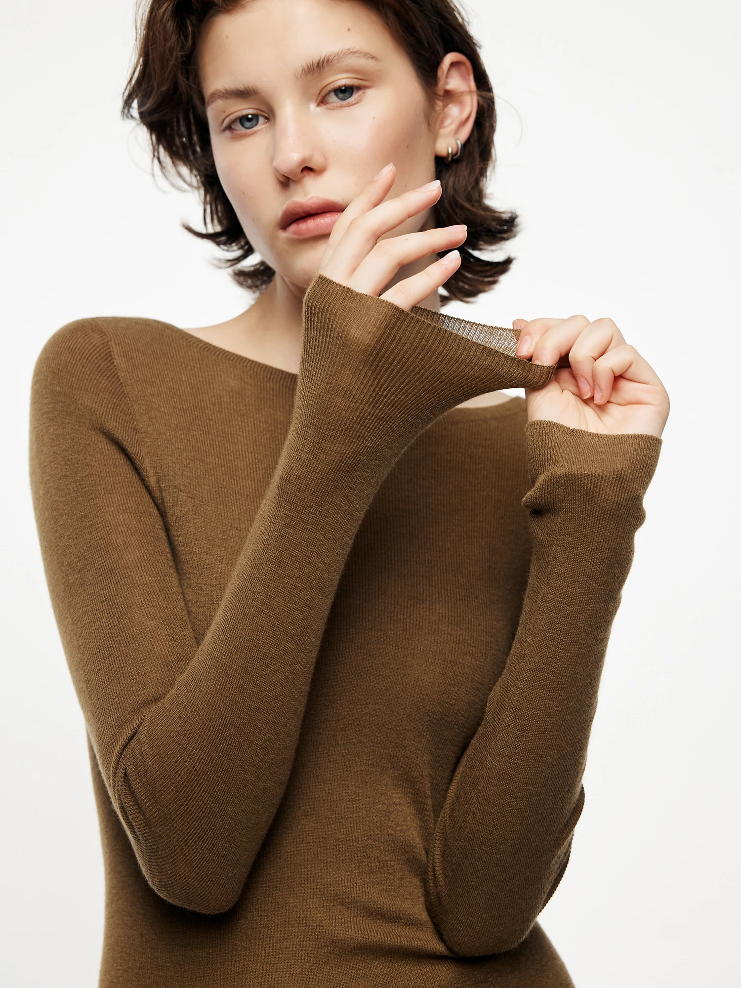Lamb Cashmere Blend Knitted Base Shirt One-Shoulder Crew Neck Seamless Three-Dimensional Fashionable Korean Style Women's Top
Lamb Cashmere Blend Knitted Base Shirt One-Shoulder Crew Neck Seamless Three-Dimensional Fashionable Korean Style Women's Top