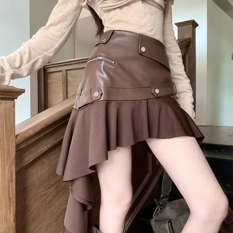Retro spicy girl PU leather high waist slimming half skirt, short skirt, A-line hip hugging women's autumn and winter
Retro spicy girl PU leather high waist slimming half skirt, short skirt, A-line hip hugging women's autumn and winter