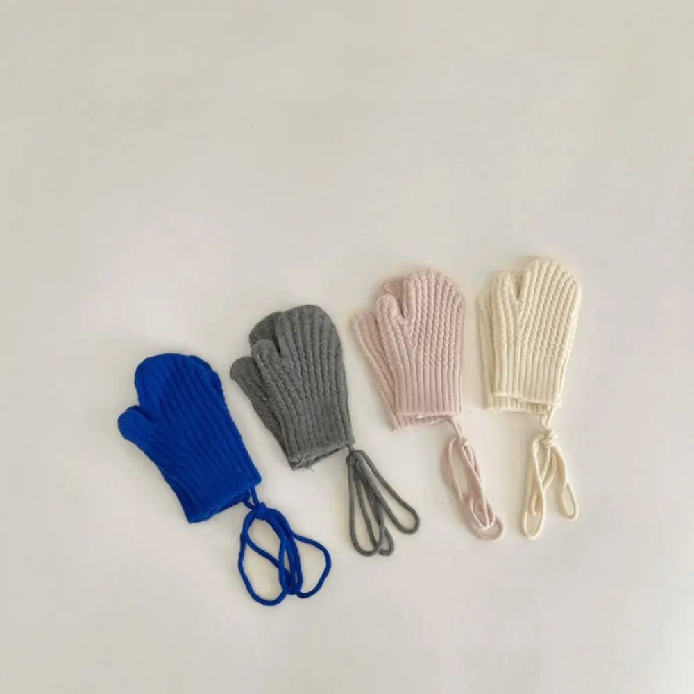 Fashion Autumn Winter Knit Gloves Solid Color Coldproof Children Mittens Warm with Straps Lacing Gloves for Children 
Fashion Autumn Winter Knit Gloves Solid Color Coldproof Children Mittens Warm with Straps Lacing Gloves for Children