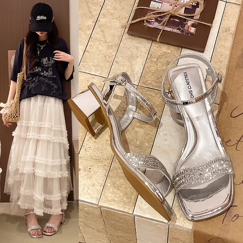 Women's Shiny Rhinestone Square Toe Mid Heel Sandals, One Strap Buckle Open Toe Block Heel Shoes for Daily Summer Casual Wear
Women's Shiny Rhinestone Square Toe Mid Heel Sandals, One Strap Buckle Open Toe Block Heel Shoes for Daily Summer Casual Wear