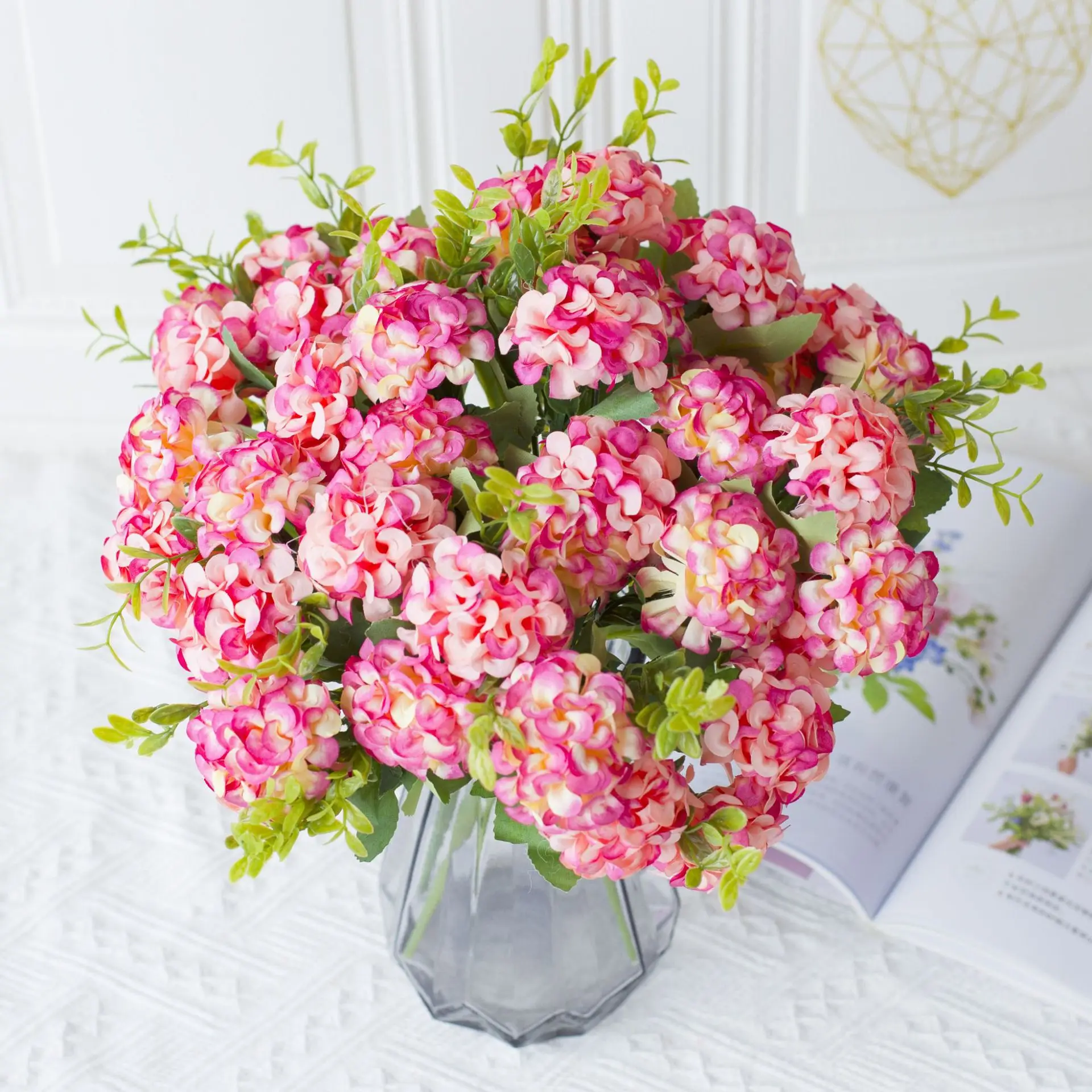 1PC Artificial Pink Rose Hydrangea Flower White Fake Flower Wedding bridal Bouquet for Home Table Vase Wedding Party DIY Decor
1PC Artificial Pink Rose Hydrangea Flower White Fake Flower Wedding bridal Bouquet for Home Table Vase Wedding Party DIY Decor