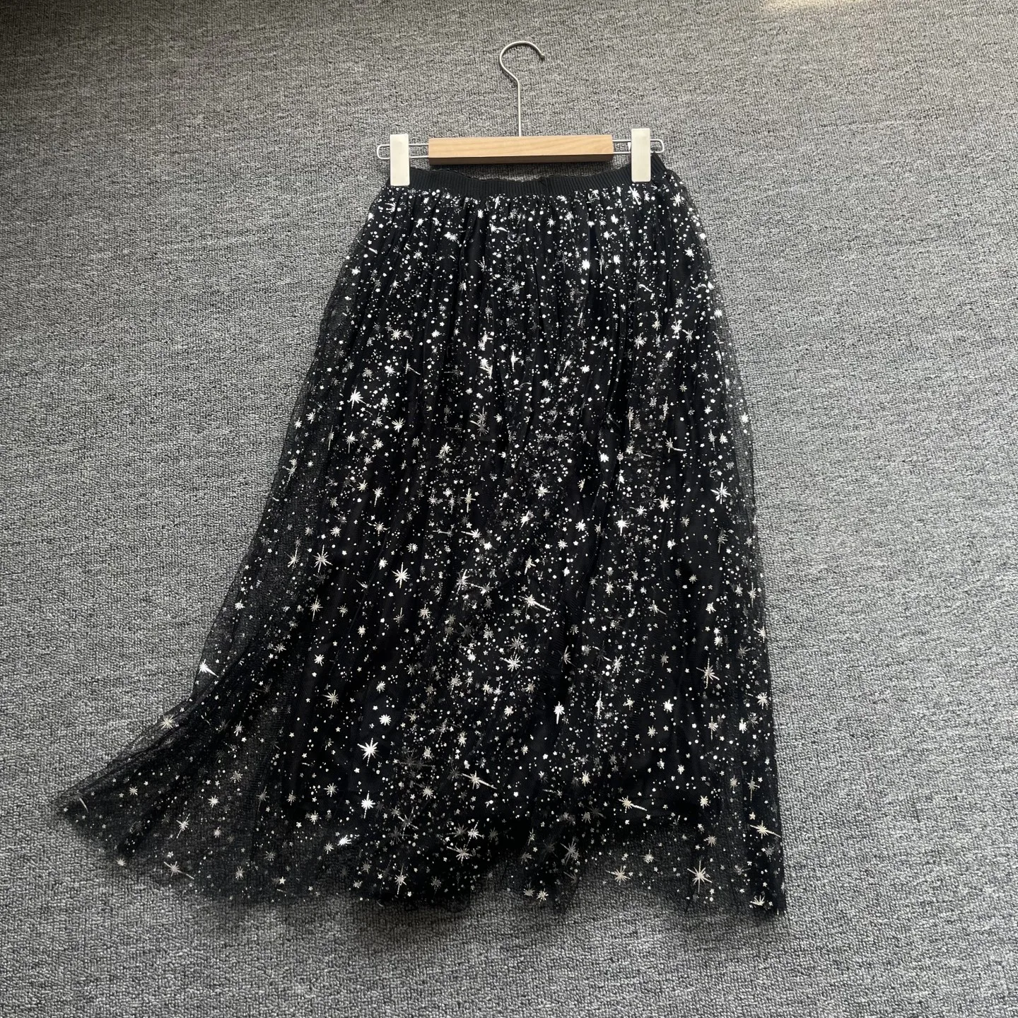 Elastic Waist Galaxy Mesh Midi Skirt Women's A-Line Fairy Tale Long Bright Sequin Gown Half Body Skirt for Teen Girls
Elastic Waist Galaxy Mesh Midi Skirt Women's A-Line Fairy Tale Long Bright Sequin Gown Half Body Skirt for Teen Girls