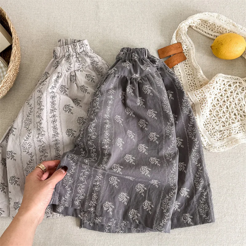 2025 Spring/Summer Girls' Floral Wide Leg Pants Baby Fresh Flower Washed Cotton Big Horn Casual Pants Nine Cent Pants
2025 Spring/Summer Girls' Floral Wide Leg Pants Baby Fresh Flower Washed Cotton Big Horn Casual Pants Nine Cent Pants