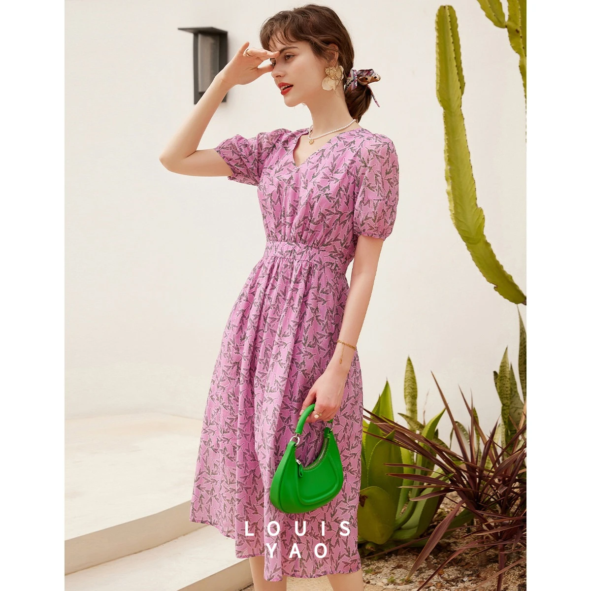 LOUISYAO Романтичное цветочное платье А-силуэта 2025 года, летнее женское французское макси-платье с V-образным вырезом, рукавами-фонариками и пышной юбкой
LOUISYAO Романтичное цветочное платье А-силуэта 2025 года, летнее женское французское макси-платье с V-образным вырезом, рукавами-фонариками и пышной юбкой