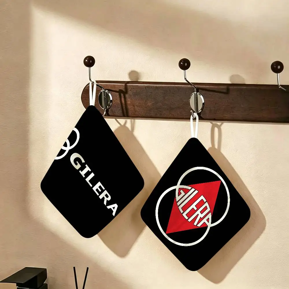 G-Gilera Polyester Cotton Hanging Kitchen Towel, Skin Friendly Hand Wiping Towel for Hotel Cafe Household
G-Gilera Polyester Cotton Hanging Kitchen Towel, Skin Friendly Hand Wiping Towel for Hotel Cafe Household