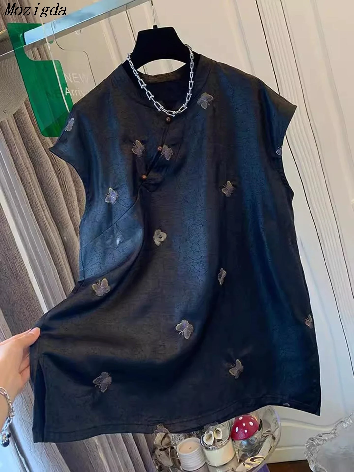 Summer Embroidery Sleeveless T-Shirt Women's Loose Fit Shoulder Design Double-Sided Flocking Floral Velvet INS Base Layies Tops
Summer Embroidery Sleeveless T-Shirt Women's Loose Fit Shoulder Design Double-Sided Flocking Floral Velvet INS Base Layies Tops