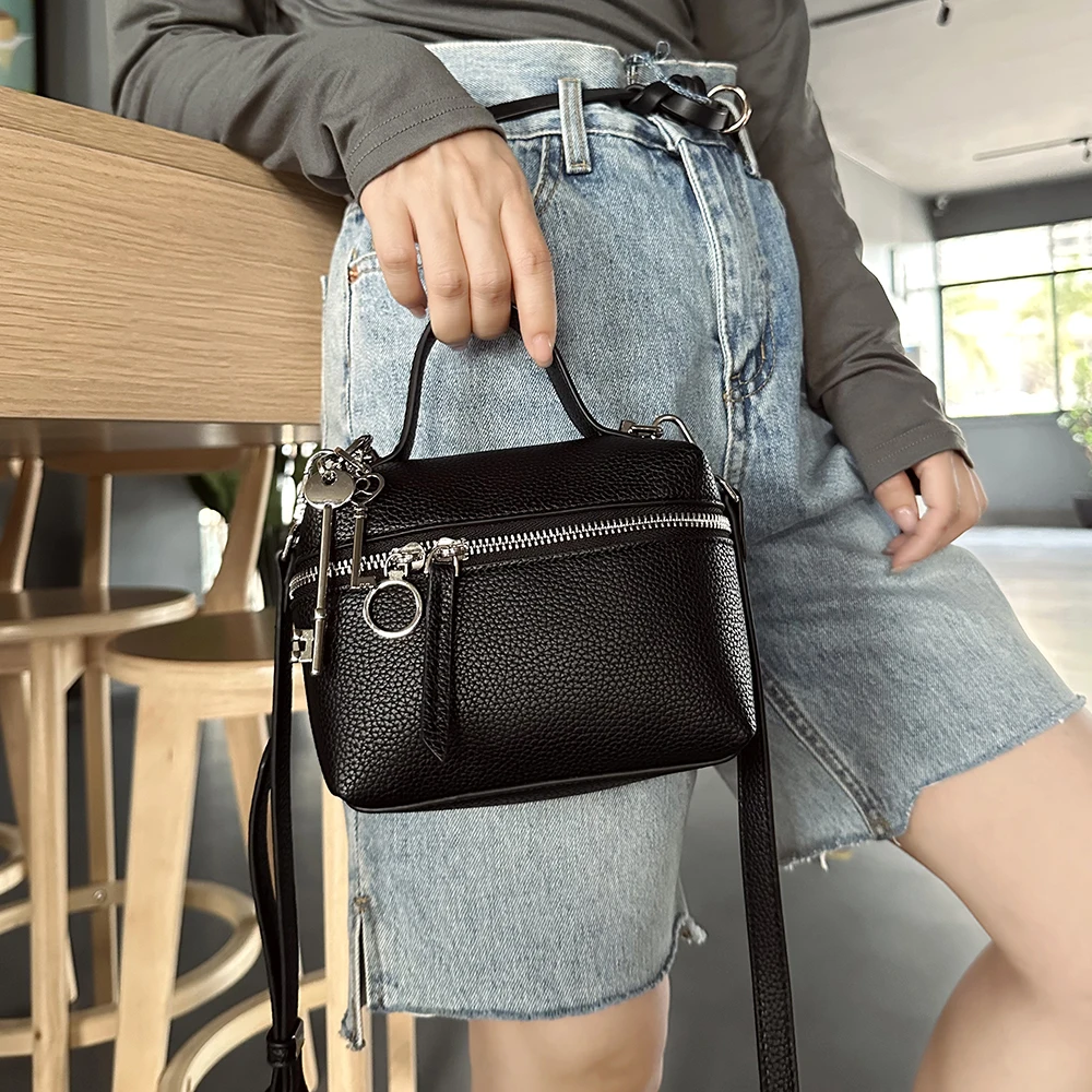 2025 New Natural Leather Women's Shoulder Bag Luxury Designer Top Handbag and Purse Small Leather Goods Lunch Box Bag
2025 New Natural Leather Women's Shoulder Bag Luxury Designer Top Handbag and Purse Small Leather Goods Lunch Box Bag