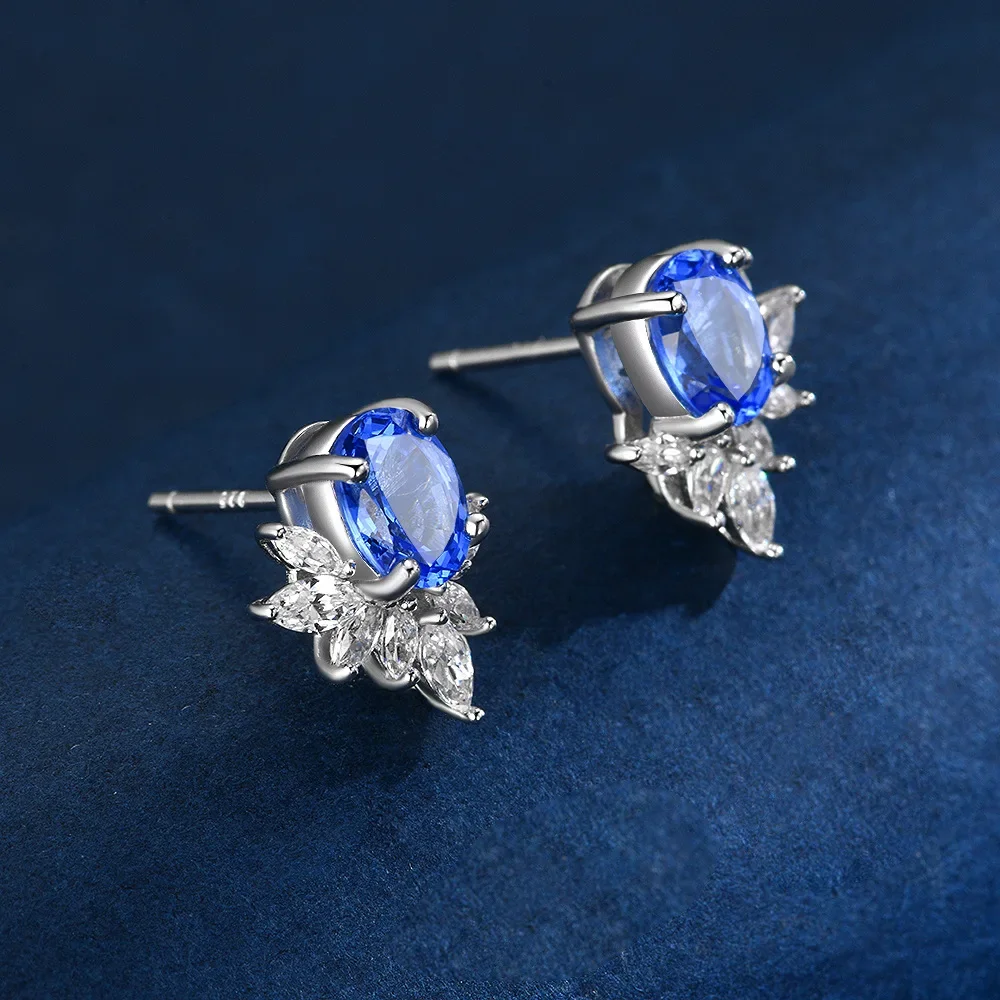 2025 S925 silver inlaid 5 * 7 egg shaped 2.5ct sapphire cornflower blue fashionable temperament AB style earrings wedding
2025 S925 silver inlaid 5 * 7 egg shaped 2.5ct sapphire cornflower blue fashionable temperament AB style earrings wedding