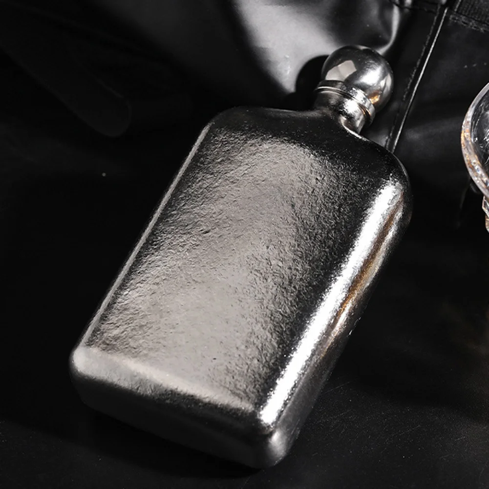 Compact and Lightweight Pure Ti Wine Flask 170ml and 230ml Sizes Ideal for Outdoor Activities Like Hiking and Camping
Compact and Lightweight Pure Ti Wine Flask 170ml and 230ml Sizes Ideal for Outdoor Activities Like Hiking and Camping