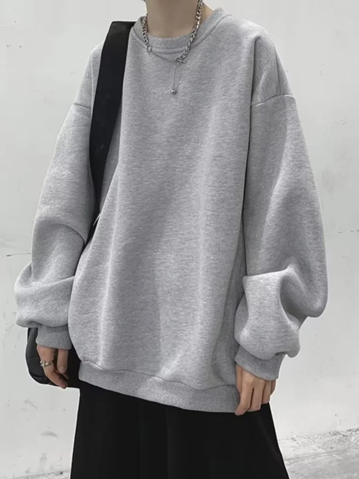 Autumn Winter Men's Hoodless Oversized round Neck Fleece Lined Sweatshirt Casual American Retro High Street Trendy Top
Autumn Winter Men's Hoodless Oversized round Neck Fleece Lined Sweatshirt Casual American Retro High Street Trendy Top