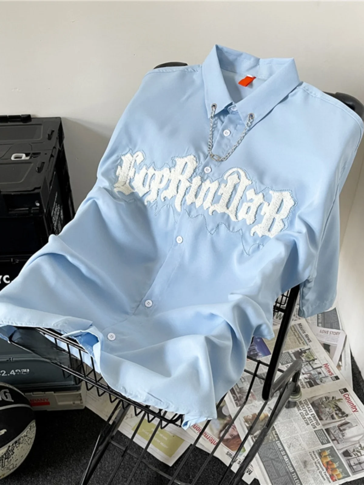 2026 New Vintage Floral Print Casual Short Sleeve Men's Shirt Summer Trendy Brand Loose Fit Printed Polyester Fiber 100%
2026 New Vintage Floral Print Casual Short Sleeve Men's Shirt Summer Trendy Brand Loose Fit Printed Polyester Fiber 100%