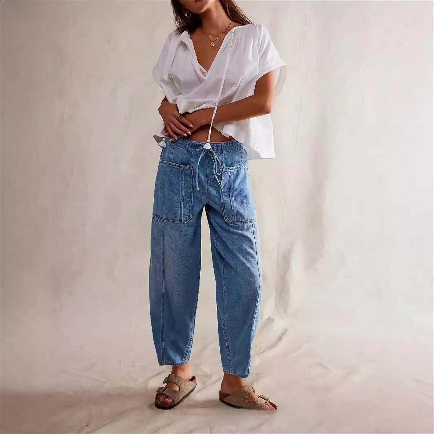Loose Casual Low Waist Bell Bottom Women's Jeans Trendy Girl Loose Fit Straight Leg Denim Pants Fashionable Casual Wear
Loose Casual Low Waist Bell Bottom Women's Jeans Trendy Girl Loose Fit Straight Leg Denim Pants Fashionable Casual Wear