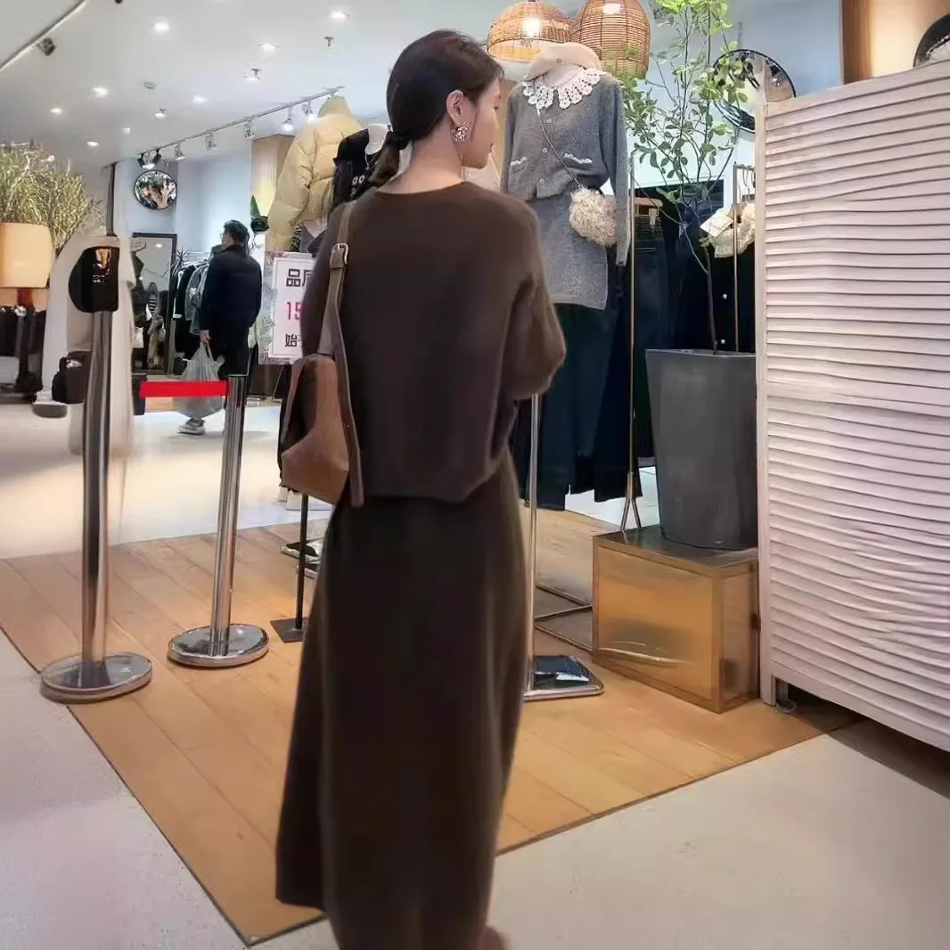 Knitted Sweater Set Skirt Women Winter V-neck Vintage 2 Piece Suits Pullover Knitted Pullover Skirt Korean Fashion Two-piece Set
Knitted Sweater Set Skirt Women Winter V-neck Vintage 2 Piece Suits Pullover Knitted Pullover Skirt Korean Fashion Two-piece Set