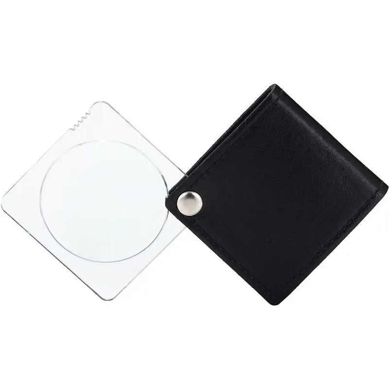 Pocket reading book magnifying glass square high definition elderly students look at mobile phones
Pocket reading book magnifying glass square high definition elderly students look at mobile phones