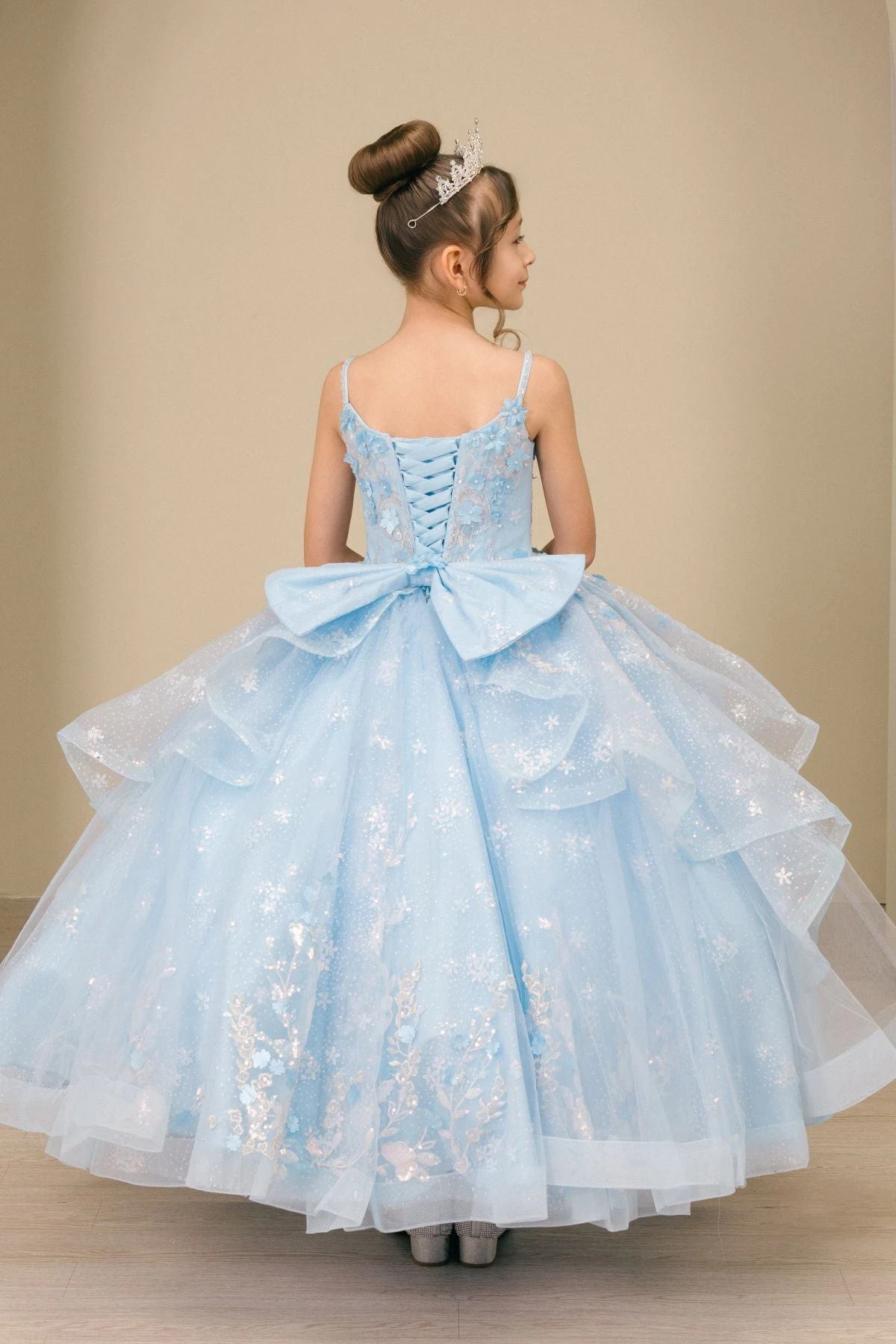 Customized Flower Girl Dress For Wedding Appliques Sleeveless Bow Floor Length High Waist Kids Birthday First Communion Gown
Customized Flower Girl Dress For Wedding Appliques Sleeveless Bow Floor Length High Waist Kids Birthday First Communion Gown