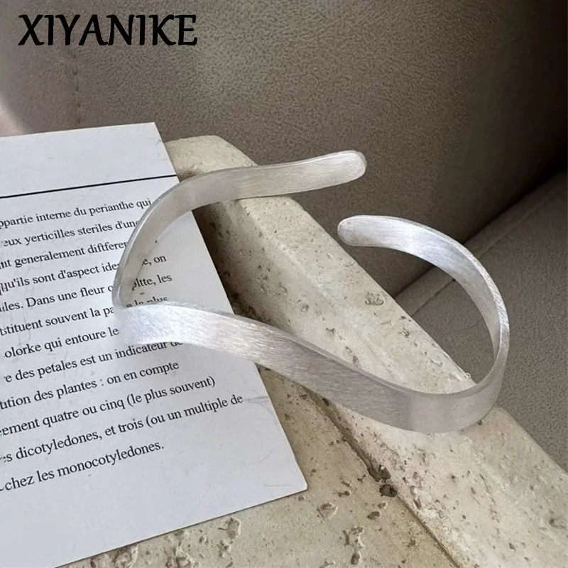 XIYANIKE Minimalist Silver Color Wave Geometric Cuff Bracelet For Men Women Fashion New Jewelry Couple Gift Party Glamorous
XIYANIKE Minimalist Silver Color Wave Geometric Cuff Bracelet For Men Women Fashion New Jewelry Couple Gift Party Glamorous