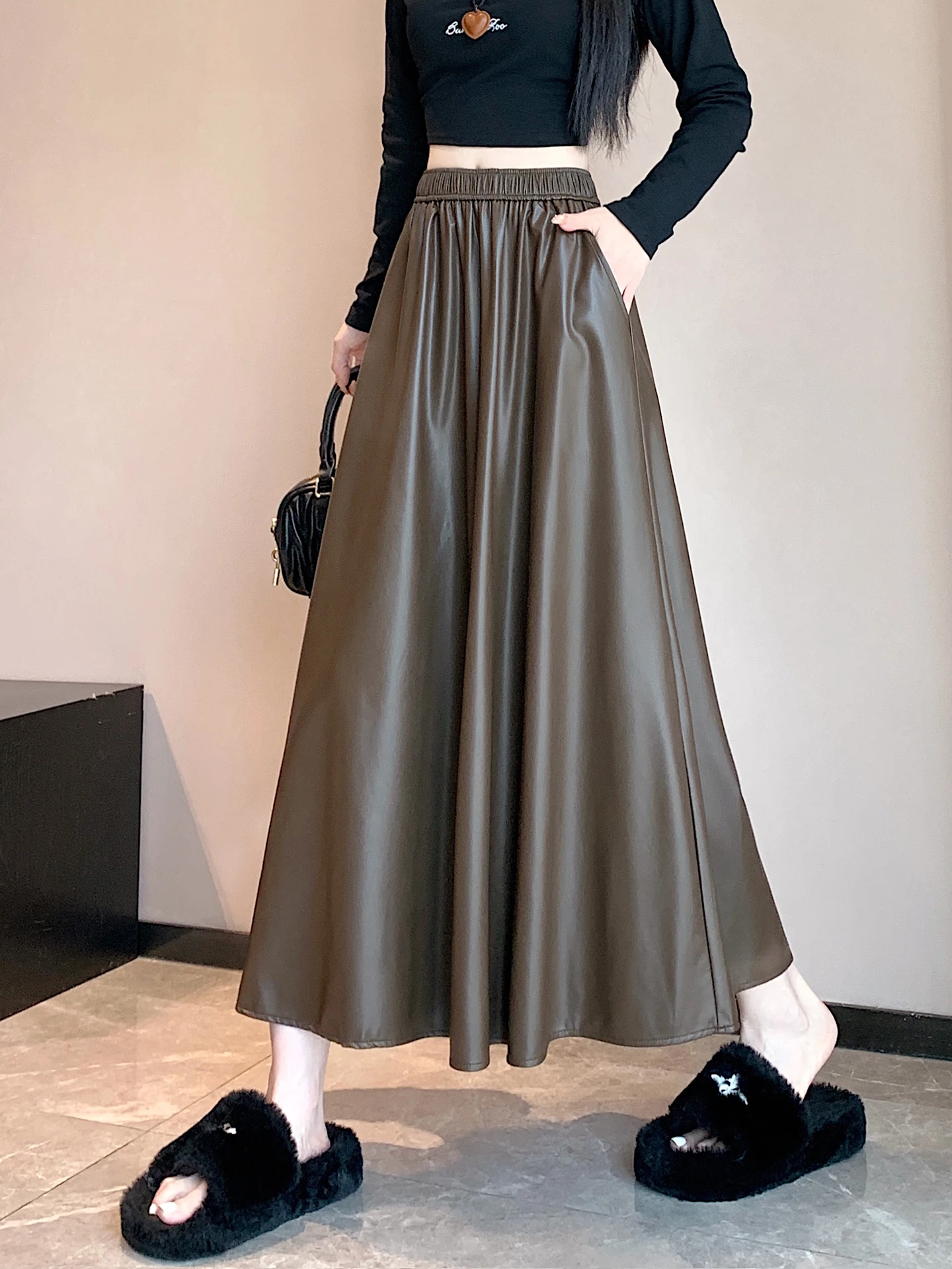 Classical PU Leather Skirts For Women Solid Color Elastic Waist Pleated Skirt Autumn All Match Female Daily Out Long Skirts
Classical PU Leather Skirts For Women Solid Color Elastic Waist Pleated Skirt Autumn All Match Female Daily Out Long Skirts