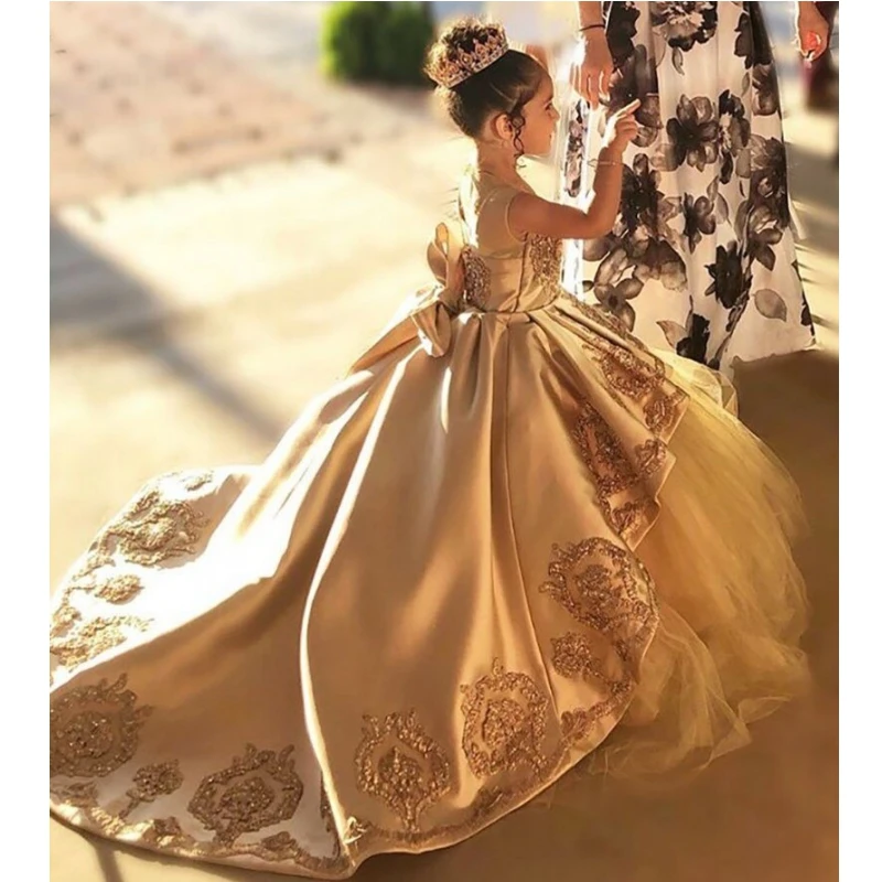 Flower Girl Dresses Gold Tulle And Satin Golden Appliques Embroidery Bow Sleeveless For Wedding Birthday Banquet Princess Gowns
Flower Girl Dresses Gold Tulle And Satin Golden Appliques Embroidery Bow Sleeveless For Wedding Birthday Banquet Princess Gowns