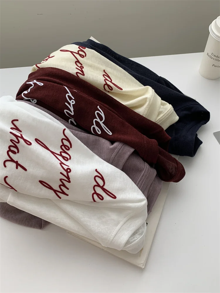 CALYMIX 2025 Korean Lyocell Silk Letter Embroidery Long Sleeved Sunscreen T-shirt For Women, Spring Summer
CALYMIX 2025 Korean Lyocell Silk Letter Embroidery Long Sleeved Sunscreen T-shirt For Women, Spring Summer