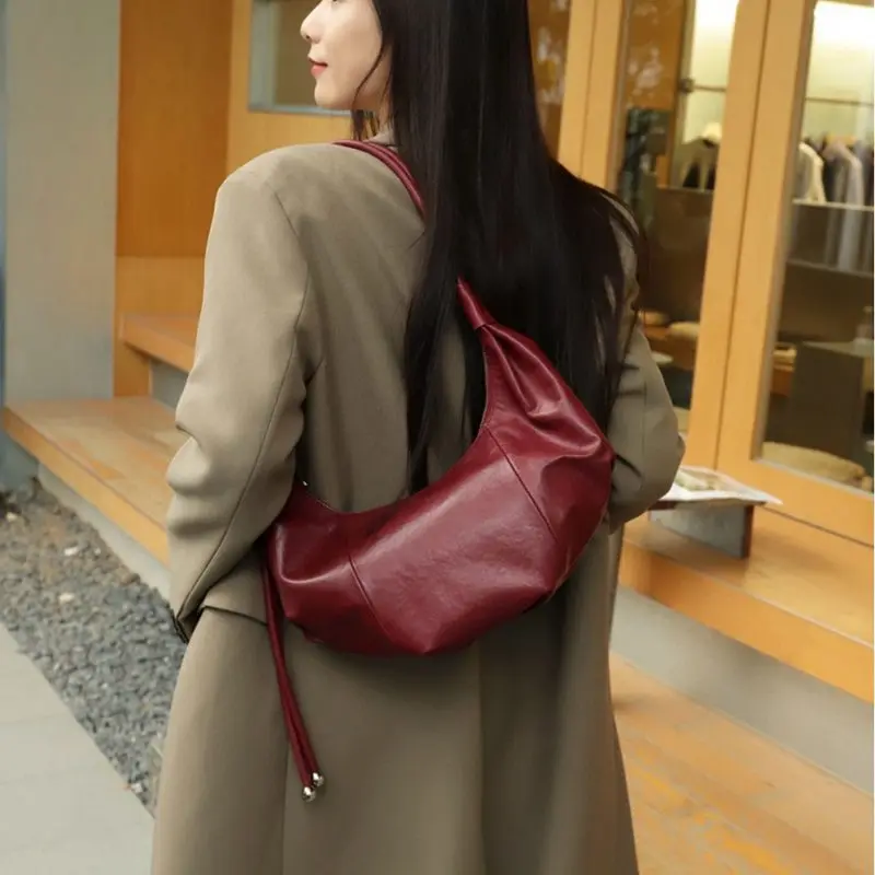 2025 Women's Real Leather Fashion Designer Half Moon Underarm Shoulder Bag Luxury Designer Large Capacity Women's Dumpling Bag
2025 Women's Real Leather Fashion Designer Half Moon Underarm Shoulder Bag Luxury Designer Large Capacity Women's Dumpling Bag