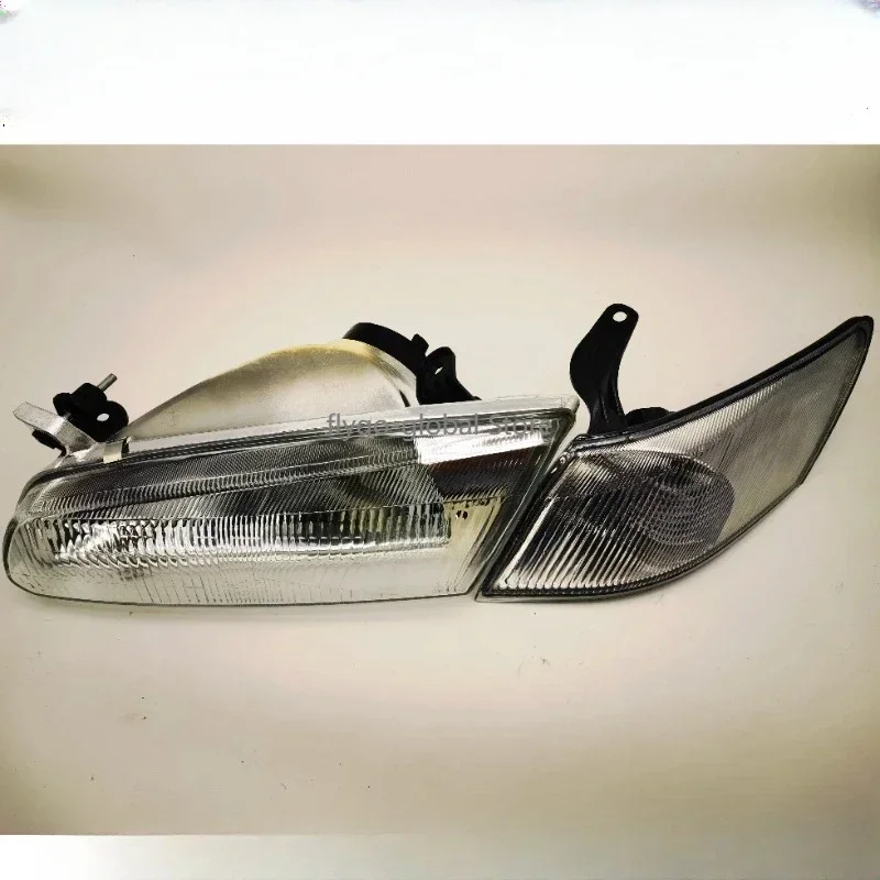 1PC Suitable for Jiamei headlights 1997-2000, Jiamei headlights 2.2 3.0, front corner lights, turn signals
1PC Suitable for Jiamei headlights 1997-2000, Jiamei headlights 2.2 3.0, front corner lights, turn signals