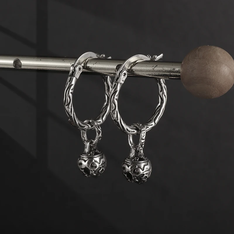 Retro Creative Design Bell Copper Hoop Earring for Women Men Unique Hip Hop Banquet Jewelry Accessories
Retro Creative Design Bell Copper Hoop Earring for Women Men Unique Hip Hop Banquet Jewelry Accessories