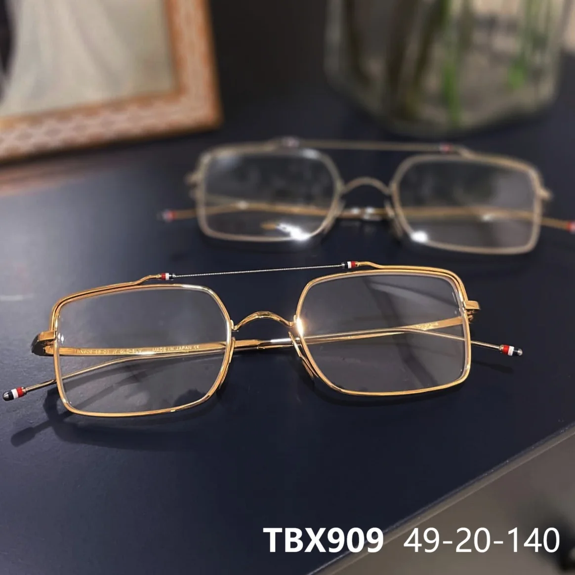 Бренд Нью-Йорк, титановая оправа для очков, квадратные очки с двойным лучом, сверхлегкие мужские и женские очки TBX909, большие, высшего качества
Бренд Нью-Йорк, титановая оправа для очков, квадратные очки с двойным лучом, сверхлегкие мужские и женские очки TBX909, большие, высшего качества