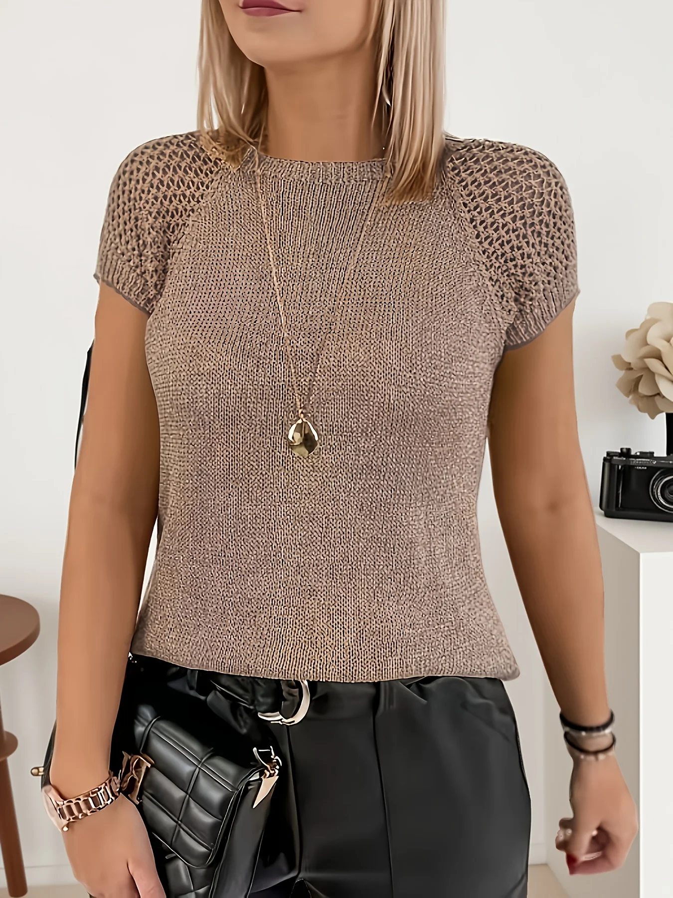 Women's Spring Summer Knitted Pullover Top Hollow-Out Short Sleeves Round Neck Solid Color Sweater For Casual Elegant Daily Wear
Women's Spring Summer Knitted Pullover Top Hollow-Out Short Sleeves Round Neck Solid Color Sweater For Casual Elegant Daily Wear