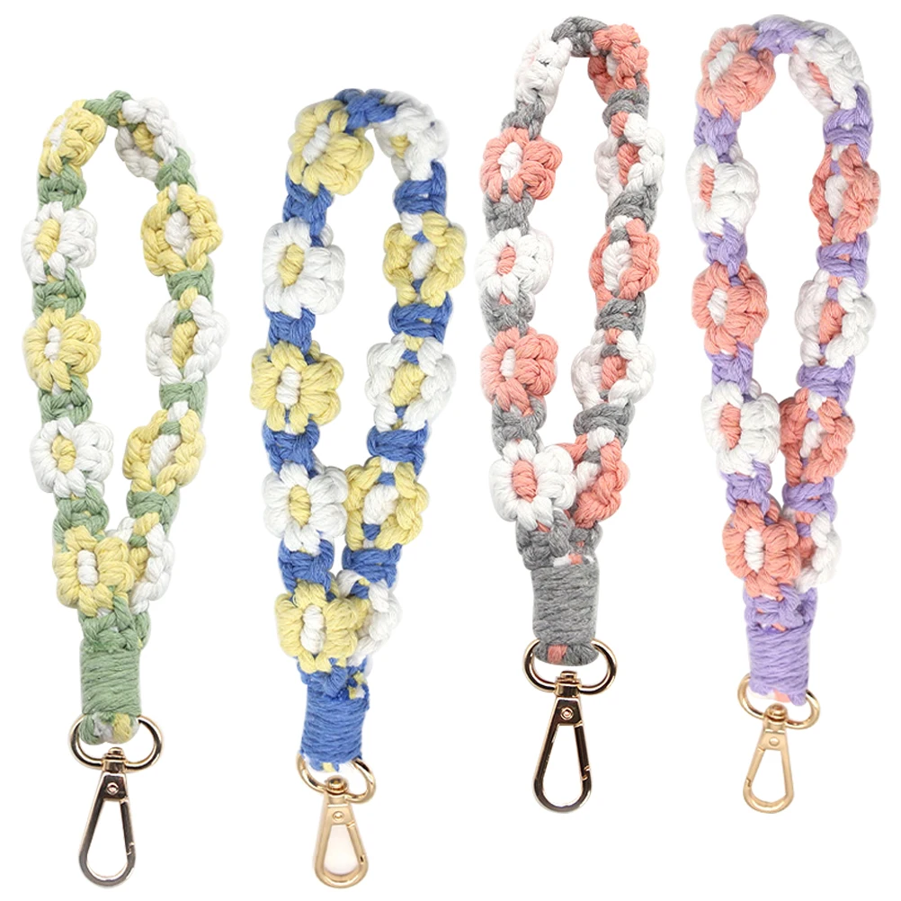4pcs Handwoven Daisy Key Chains Wristlet Cotton Thread Multifunctional Flower Pendant Bag Charm Macrame Purse Ornament Backpack
4pcs Handwoven Daisy Key Chains Wristlet Cotton Thread Multifunctional Flower Pendant Bag Charm Macrame Purse Ornament Backpack