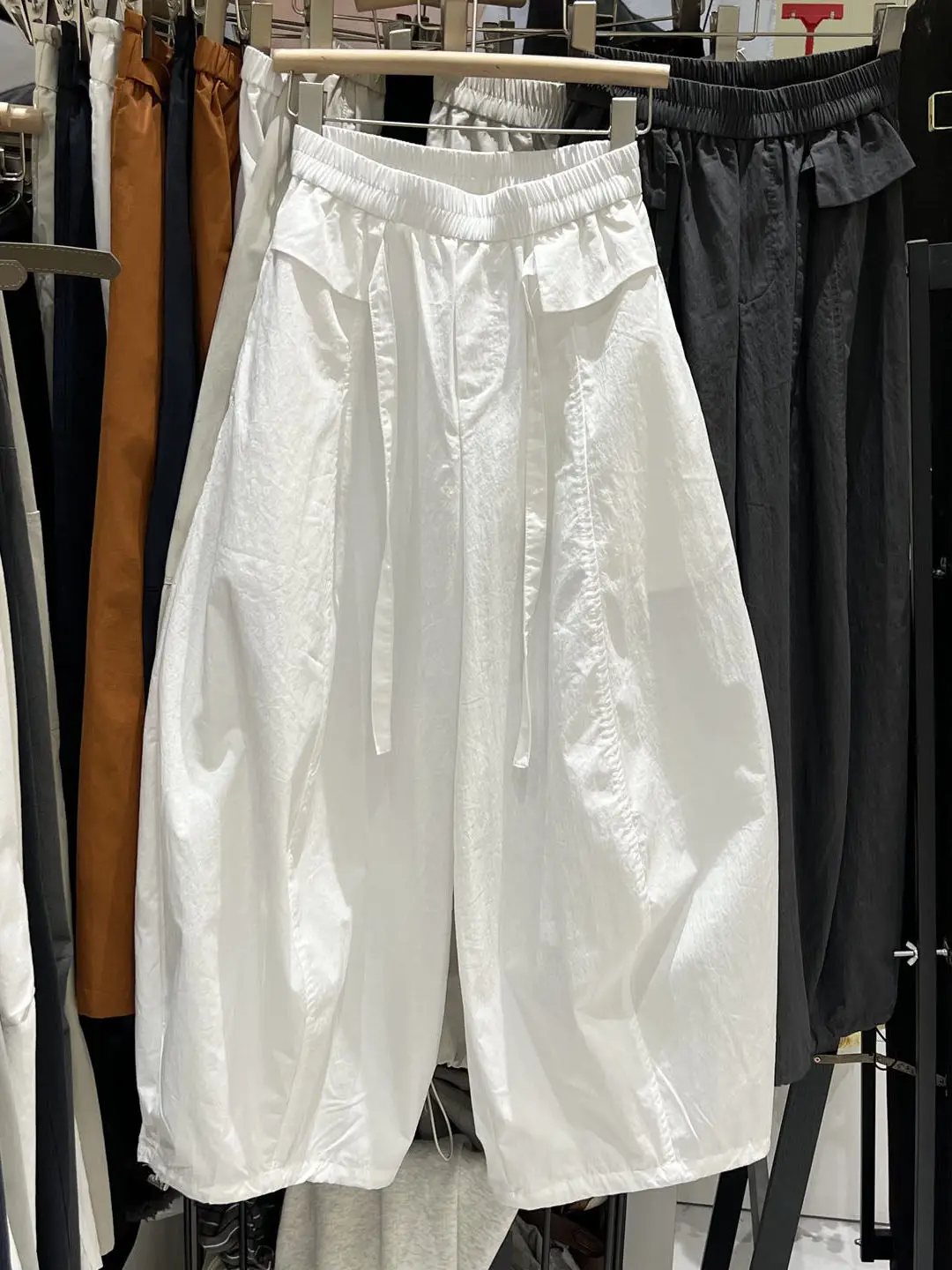 Loose Wide Leg Balloon Pants Drawstring Design Lantern Pants Summer New Style High Waist Elastic Waistband Ladies Casual Pants
Loose Wide Leg Balloon Pants Drawstring Design Lantern Pants Summer New Style High Waist Elastic Waistband Ladies Casual Pants