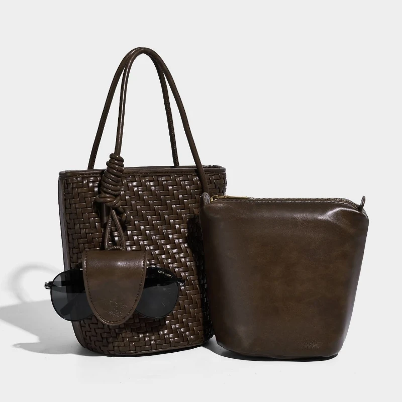 Hand Woven Pu Leather Small Bucket Bags for Women with Glasses Holder Top Handle Shoulder Crossbody Bag Luxury Designer Handbag
Hand Woven Pu Leather Small Bucket Bags for Women with Glasses Holder Top Handle Shoulder Crossbody Bag Luxury Designer Handbag