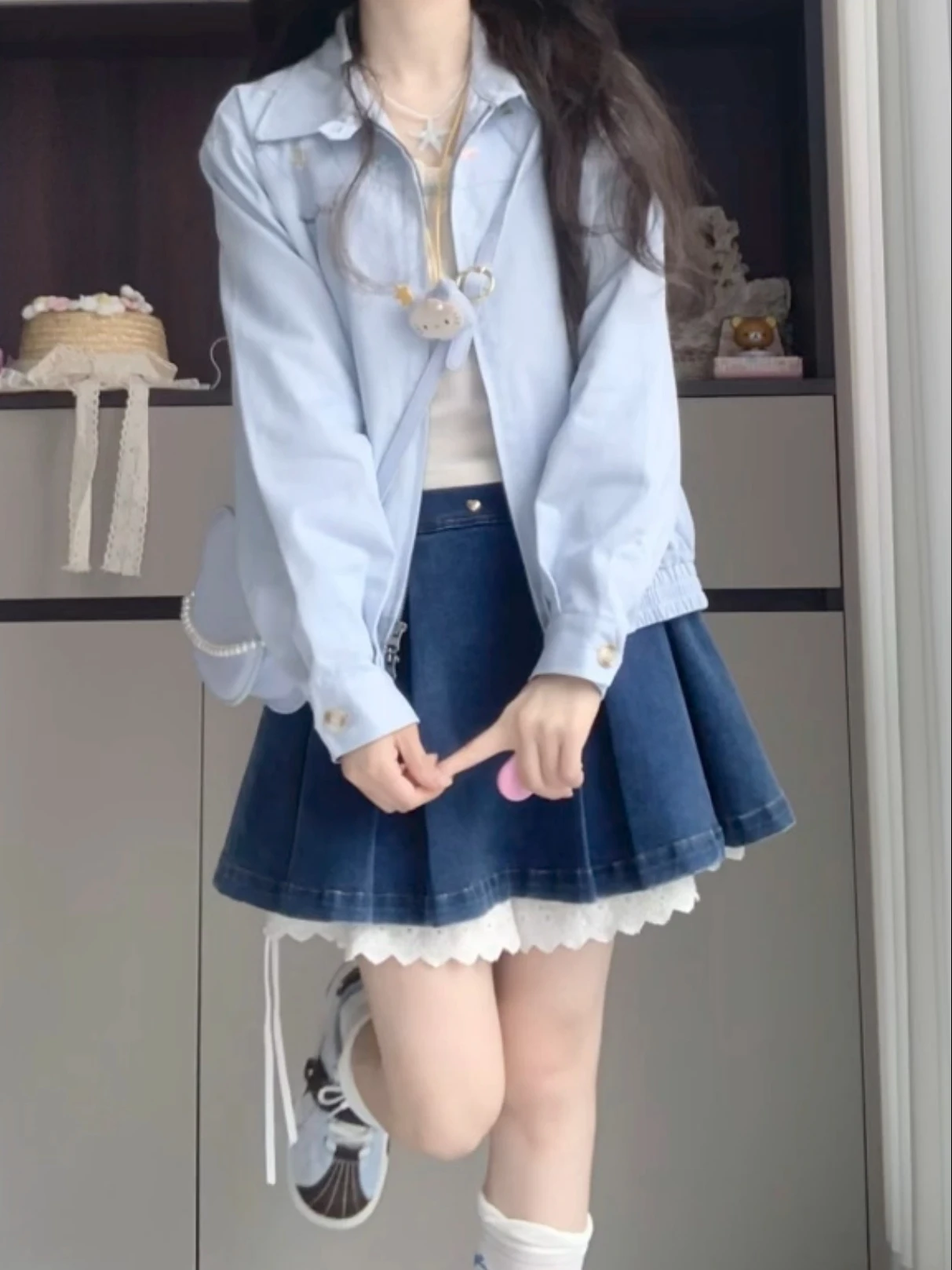 Повседневная свободная женская куртка с вышитым воротником, весна 2026, модный бренд, премиум-класс, для повседневной носки, короткая верхняя одежда
Повседневная свободная женская куртка с вышитым воротником, весна 2026, модный бренд, премиум-класс, для повседневной носки, короткая верхняя одежда