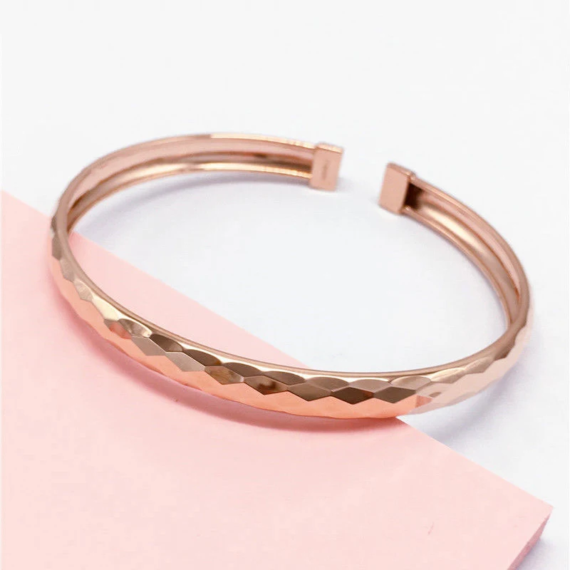 585 Purple Gold Bracelet Plated 14K Rose Geometric Opening Fashion Charm Light Luxury Party Jewelry women accessories
585 Purple Gold Bracelet Plated 14K Rose Geometric Opening Fashion Charm Light Luxury Party Jewelry women accessories