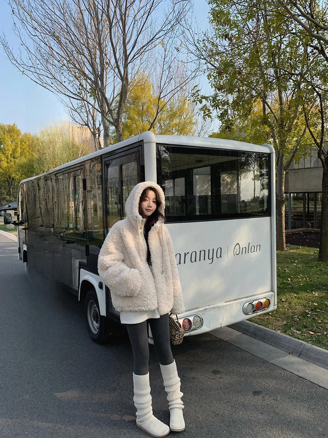 Ibell Zhang Bicolor Fur Jaet Women's Warmth Zipper Hooded Outerwear Casual Sle Long Sve Loose Fit Winter Coat
Ibell Zhang Bicolor Fur Jaet Women's Warmth Zipper Hooded Outerwear Casual Sle Long Sve Loose Fit Winter Coat