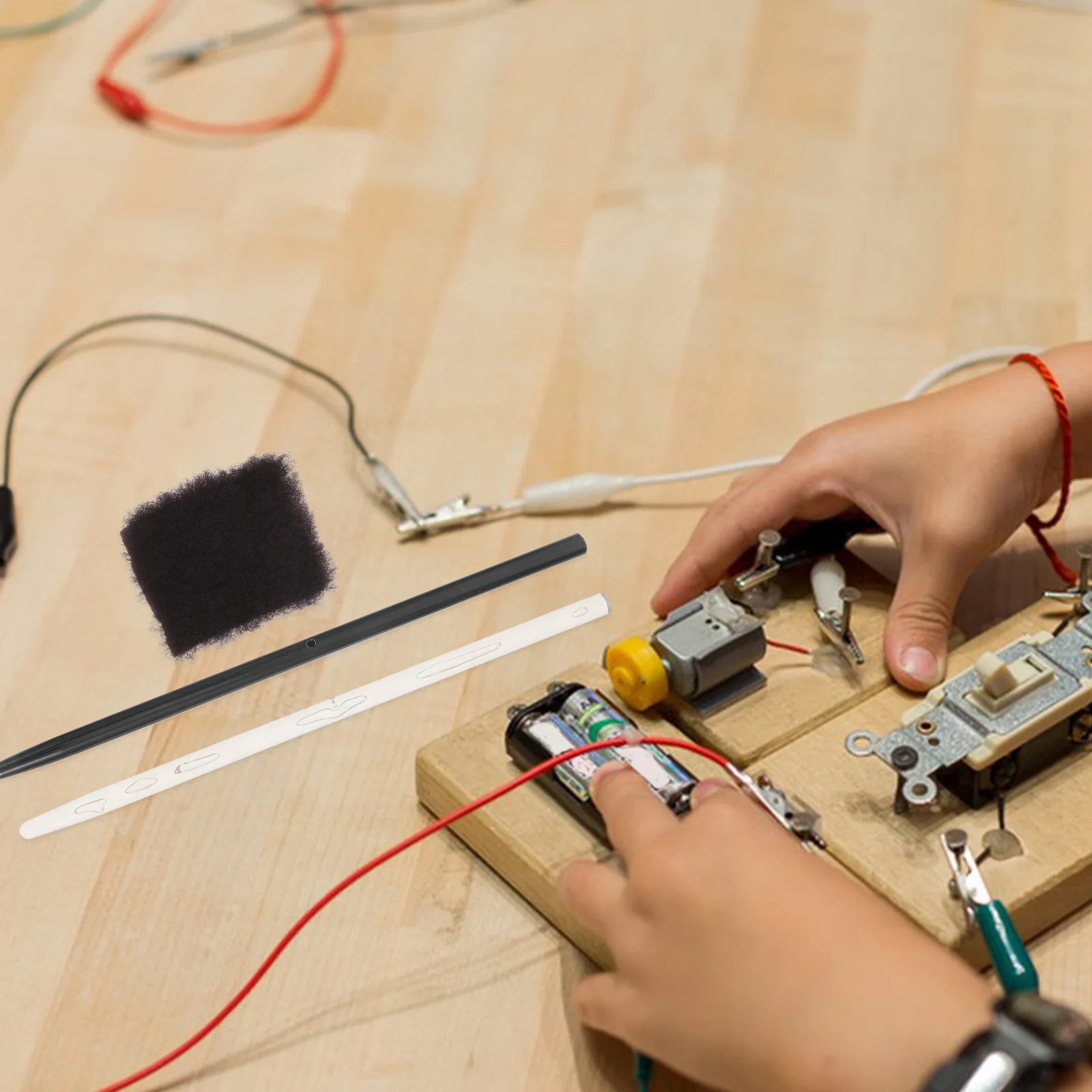 2 Sets Electrostatic Experiment Kit Glass Stick Rubber Rod Cloth Sheet Physics Class Science Project Friction Electrification
2 Sets Electrostatic Experiment Kit Glass Stick Rubber Rod Cloth Sheet Physics Class Science Project Friction Electrification