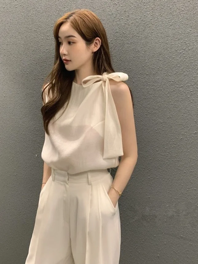 Chic Summer Thin Chiffon Shirt Women's Knot round Neck Sleeveless Top Elegant Versatile Sweet Style Commute Fashion
Chic Summer Thin Chiffon Shirt Women's Knot round Neck Sleeveless Top Elegant Versatile Sweet Style Commute Fashion