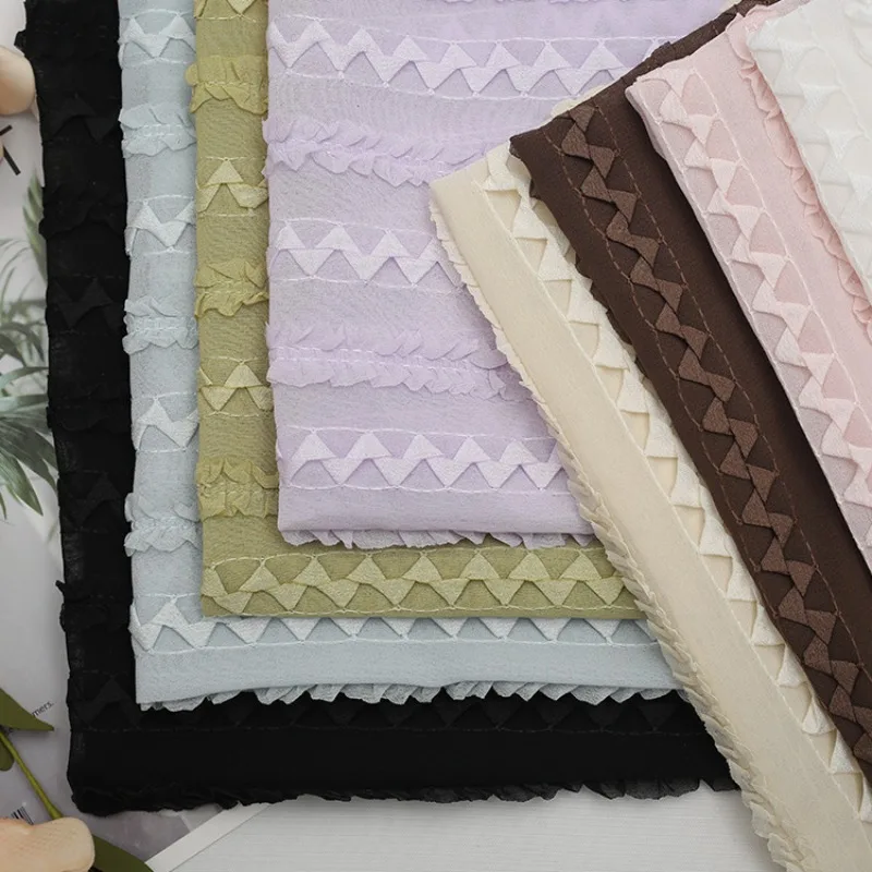 New Three-dimensional Striped Fungus Edge Chiffon Embroidery Fabric Women's Dress Wedding Dress Hook Embroidery Fabric Sewing
New Three-dimensional Striped Fungus Edge Chiffon Embroidery Fabric Women's Dress Wedding Dress Hook Embroidery Fabric Sewing