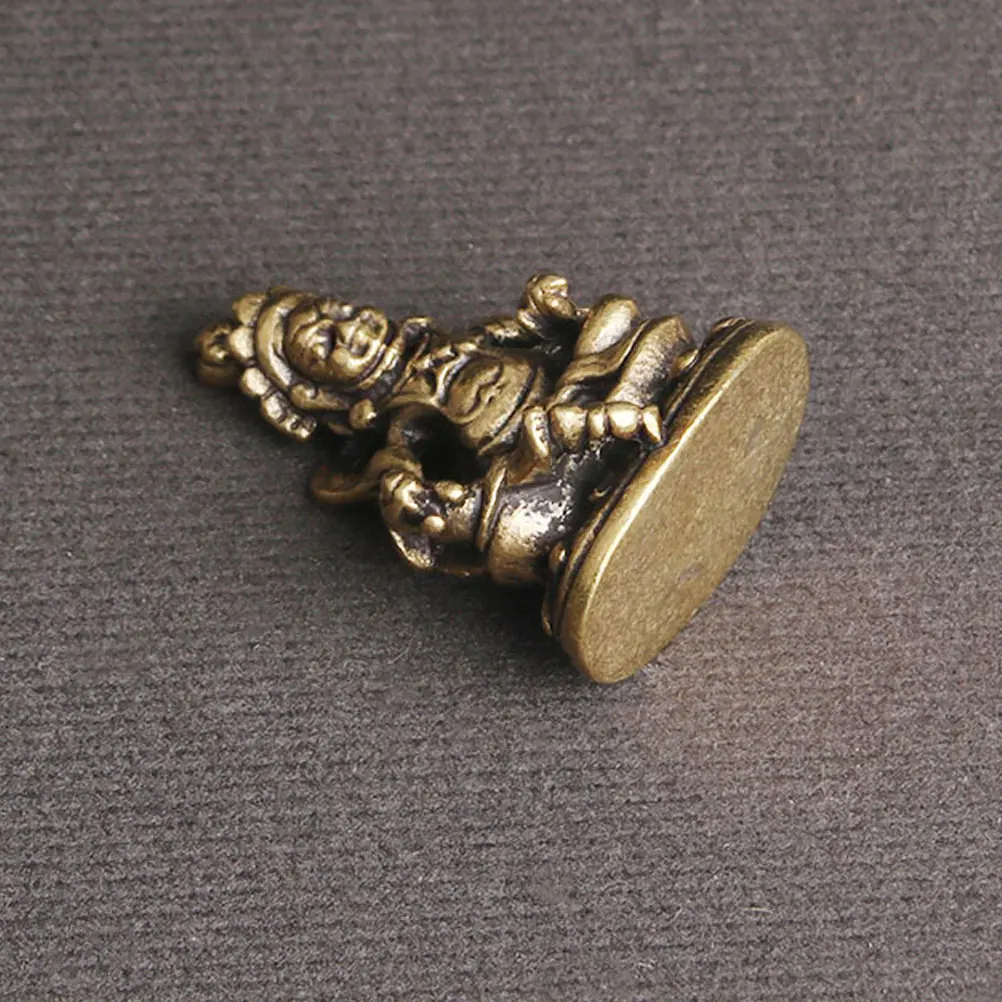 Retro Brass God of Wealth Statue Compact Size Design Stable Home Office Decoration Fine Details Style Decor
Retro Brass God of Wealth Statue Compact Size Design Stable Home Office Decoration Fine Details Style Decor