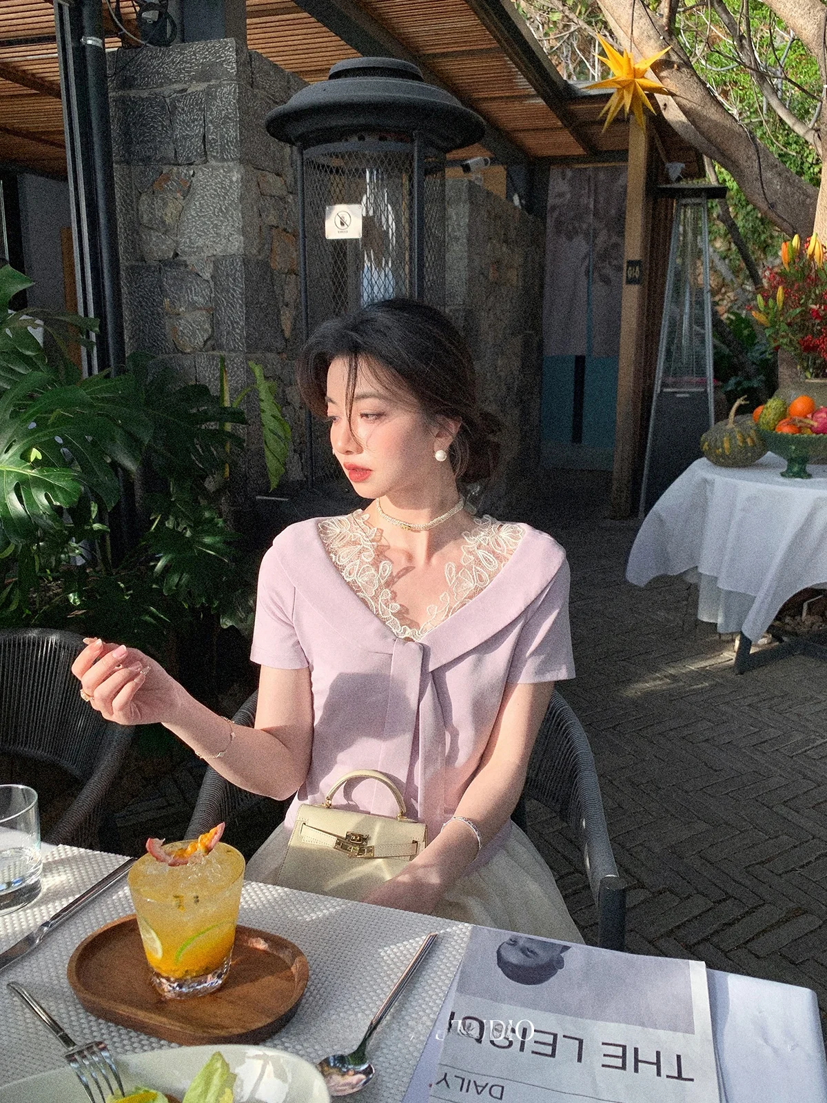 Elegant V-neck Short Sleeve T-shirt Women's Slim Fit Lace Top Summer Breathable Casual Wear by Deer Auntie Zhuo Uncle
Elegant V-neck Short Sleeve T-shirt Women's Slim Fit Lace Top Summer Breathable Casual Wear by Deer Auntie Zhuo Uncle