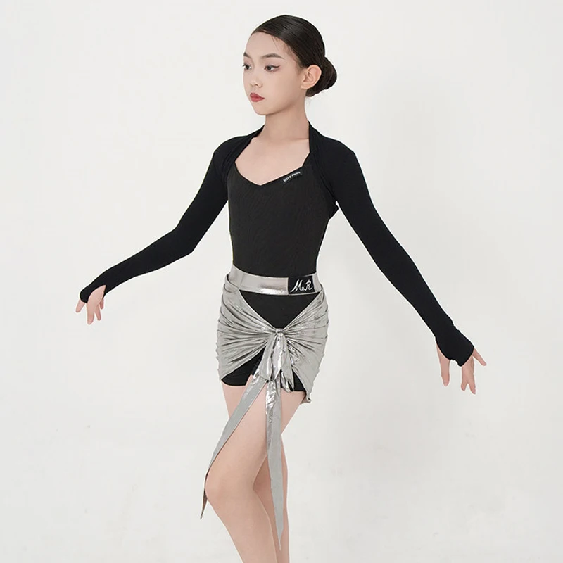 Детская одежда для латинских танцев, черные топы, серебряная юбка, одежда для занятий танцами для девочек, одежда для танцев румба, ча-ча, танцевальный костюм с длинными рукавами DNV25088
Детская одежда для латинских танцев, черные топы, серебряная юбка, одежда для занятий танцами для девочек, одежда для танцев румба, ча-ча, танцевальный костюм с длинными рукавами DNV25088