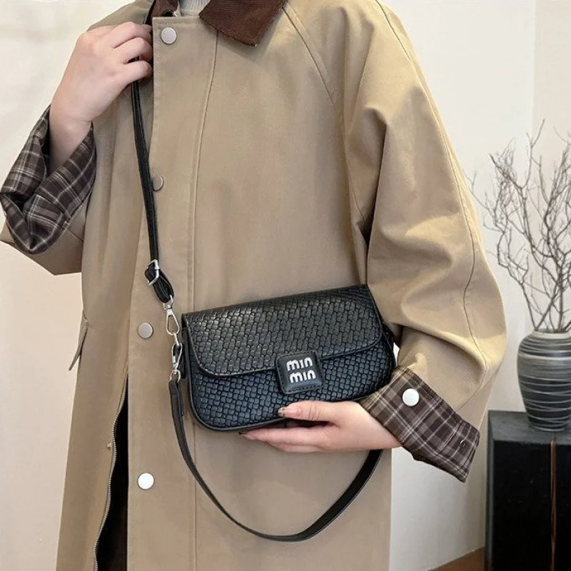 High-End Women's Leather Crossbody Bag Paris Elegant Vintage Ladies Casual Fashionable Messenger Bag
High-End Women's Leather Crossbody Bag Paris Elegant Vintage Ladies Casual Fashionable Messenger Bag