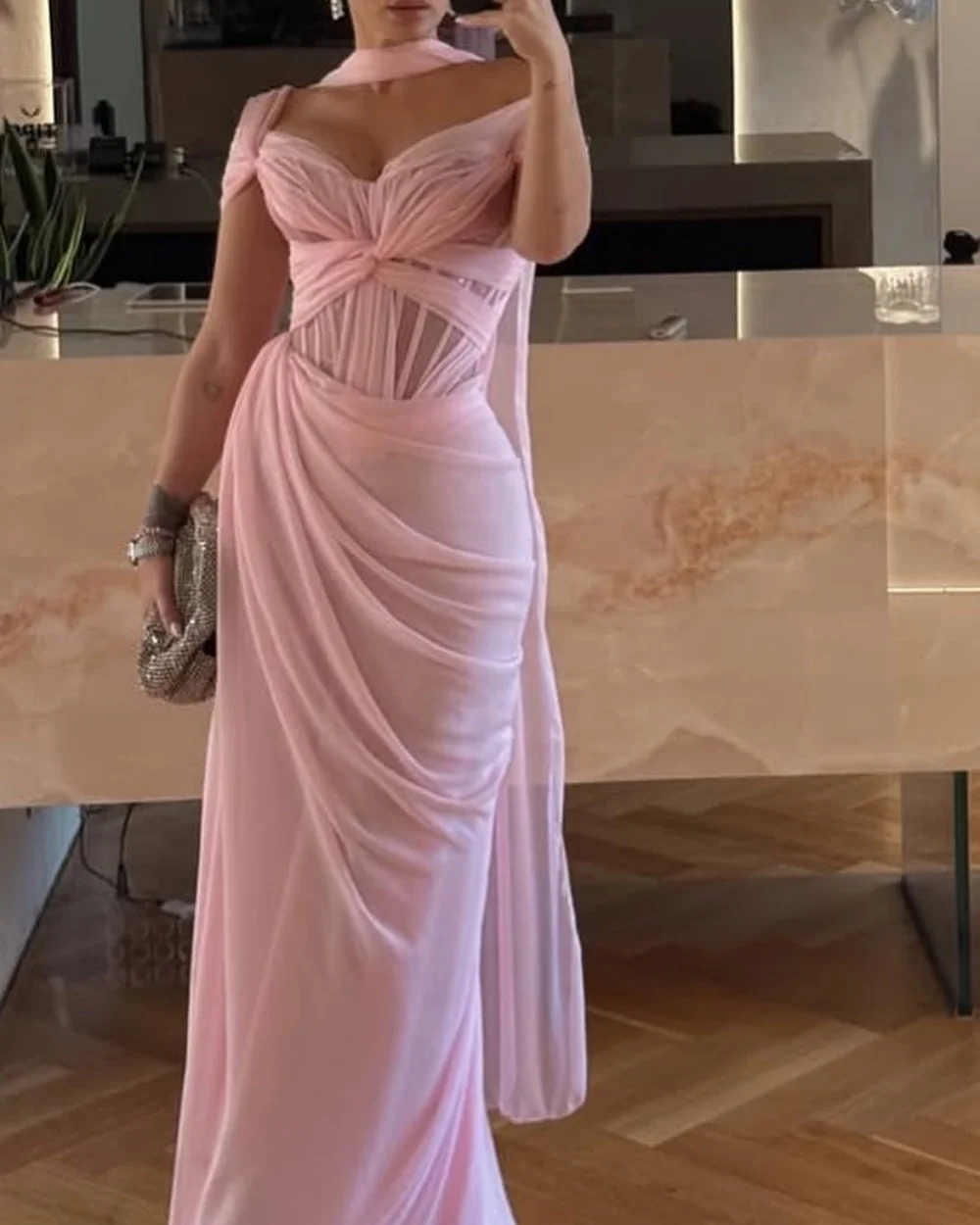 Customized Sexy Modern Style Chiffon Pleat Ruched Draped A-line Off-the-shoulder Long Dresses Bespoke Occasion Dresses Exquisite
Customized Sexy Modern Style Chiffon Pleat Ruched Draped A-line Off-the-shoulder Long Dresses Bespoke Occasion Dresses Exquisite
