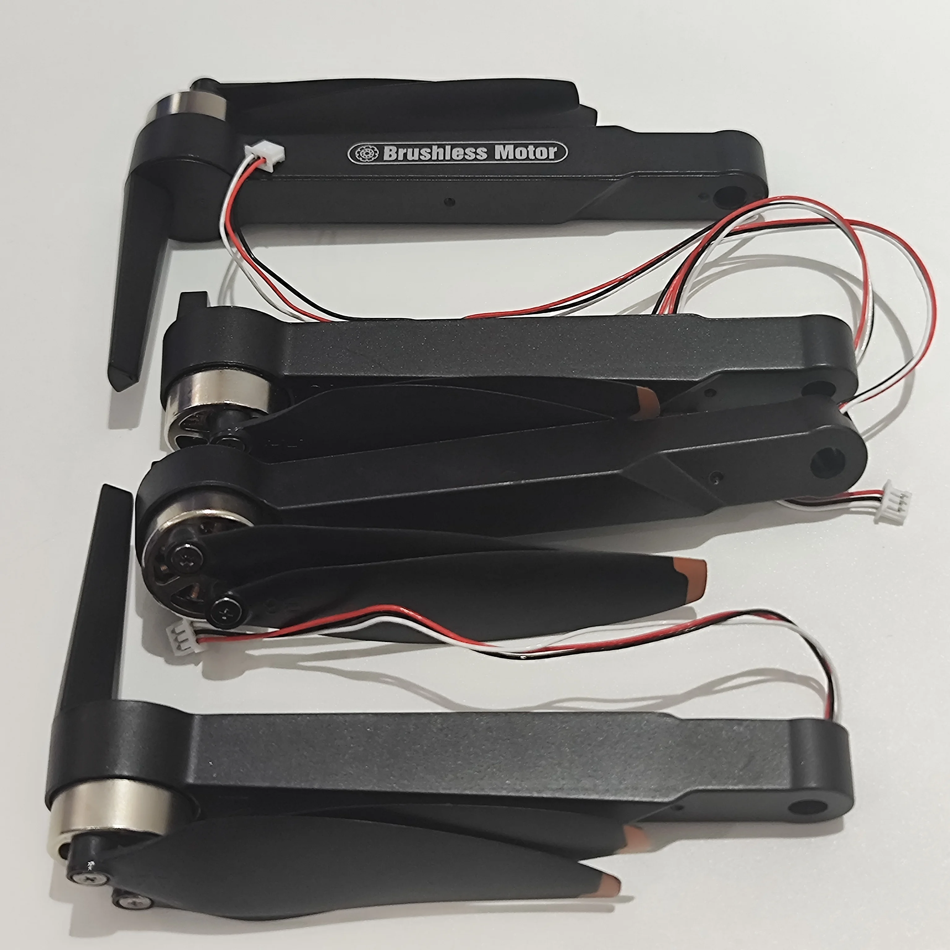 V198 GPS складной RC квадрокоптер запасные части для дрона бесщеточный двигатель рычаг пропеллера лопасть аксессуары
V198 GPS складной RC квадрокоптер запасные части для дрона бесщеточный двигатель рычаг пропеллера лопасть аксессуары