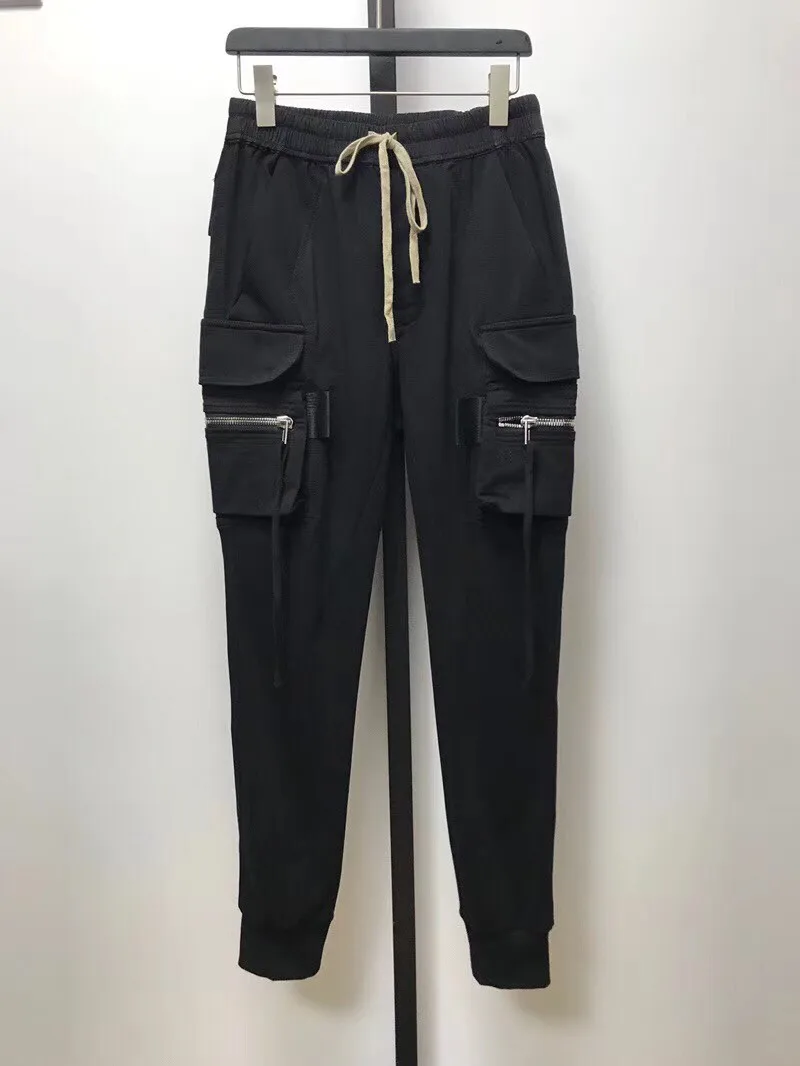 2026 Designer Dark RO Style Elastic Waist Multi-Pocket Cargo Jogger Pants for Men Slim Fit Tapered Leg Thin Cotton Breathable
2026 Designer Dark RO Style Elastic Waist Multi-Pocket Cargo Jogger Pants for Men Slim Fit Tapered Leg Thin Cotton Breathable