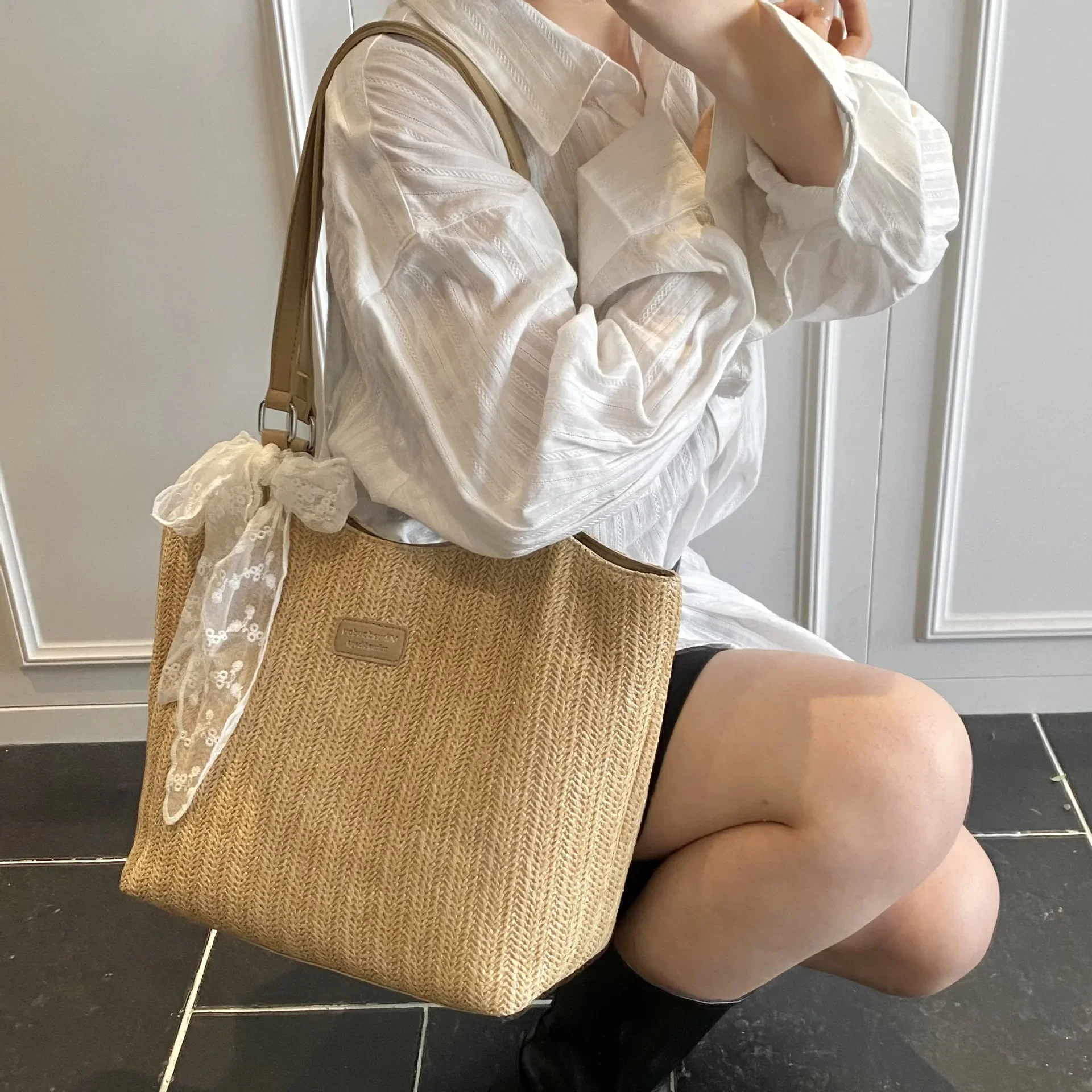 2025 New Women's Handmade Knitted Straw Beach Tote Bag | Large Capacity Vacation Shoulder Bag | Stylish Summer Travel Carryall
2025 New Women's Handmade Knitted Straw Beach Tote Bag | Large Capacity Vacation Shoulder Bag | Stylish Summer Travel Carryall