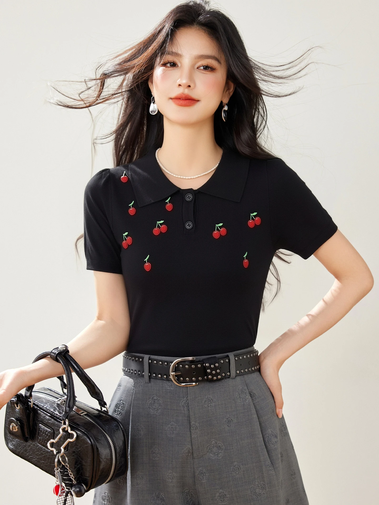 Retro Korean Style Women's Sweet Slimming Cherry Print Short Sleeve Button Top Summer New Polo Collar Minimalist Casual T-Shirt
Retro Korean Style Women's Sweet Slimming Cherry Print Short Sleeve Button Top Summer New Polo Collar Minimalist Casual T-Shirt