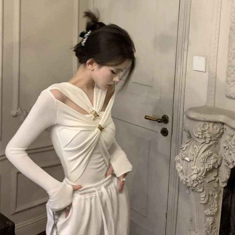 Ins Style White Crossover Long Sleeve T Shirt Women Niche Design Slim Fit Sexy Base Top Autumn
Ins Style White Crossover Long Sleeve T Shirt Women Niche Design Slim Fit Sexy Base Top Autumn