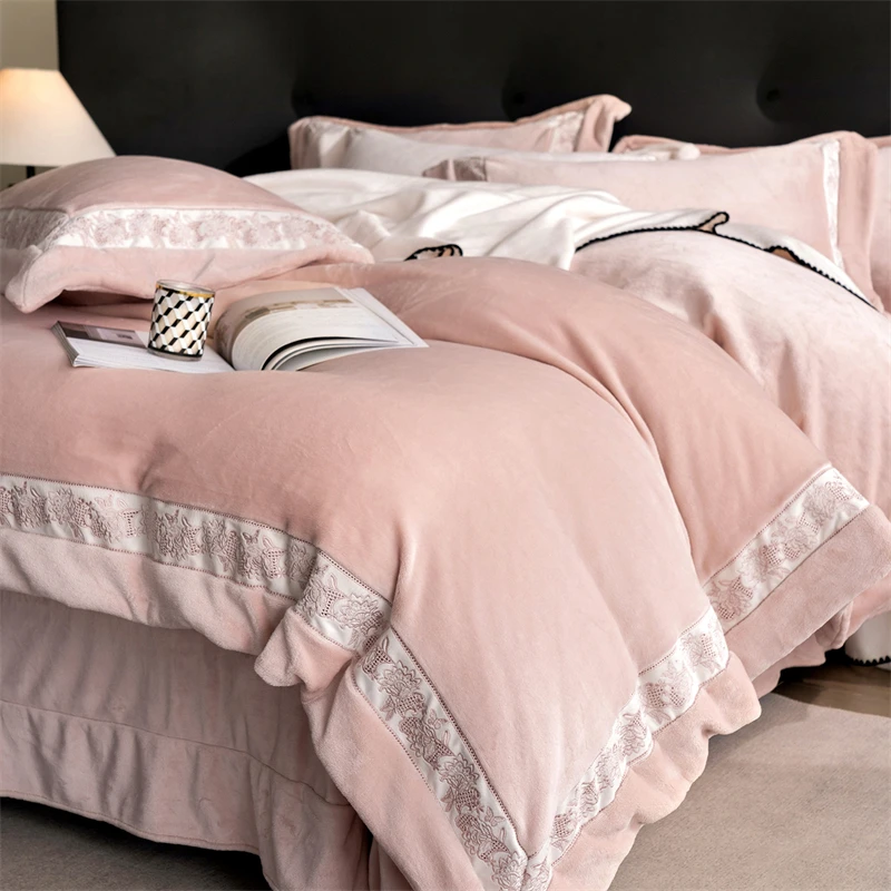 Winter Thickened Milk Velvet Warm Luxury Bedding Set Embroidery Wide Edge Duvet Cover Flat/Fitted Bed Sheet Pillowcases 4Pcs
Winter Thickened Milk Velvet Warm Luxury Bedding Set Embroidery Wide Edge Duvet Cover Flat/Fitted Bed Sheet Pillowcases 4Pcs